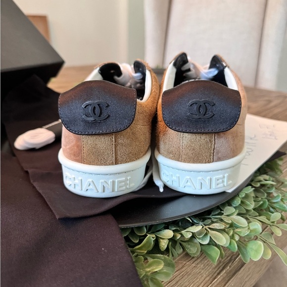 EEUC SZ 39 CHANEL Suede & Velvet Sneakers - Picture 3 of 7